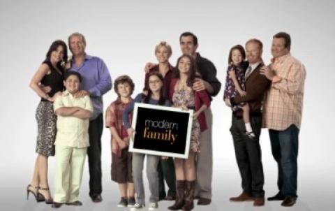 مسلسل Modern Family الموسم الاول الحلقة 1 مترجم HD جميع الحلقات